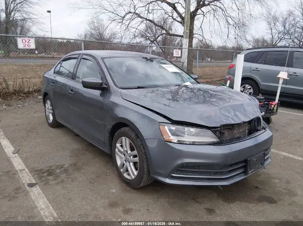 3VW167AJ0JM227798 2018 VOLKSWAGEN JETTA - Image 1