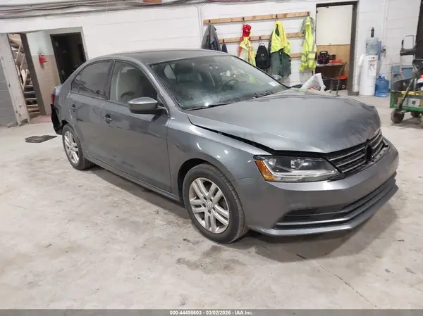 3VW167AJ0JM235707 2018 VOLKSWAGEN JETTA - Image 1