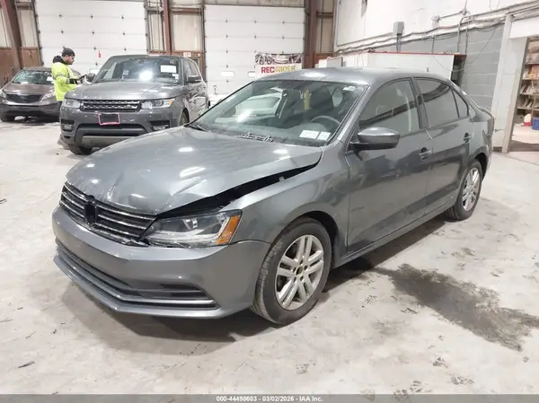 3VW167AJ0JM235707 2018 VOLKSWAGEN JETTA - Image 2