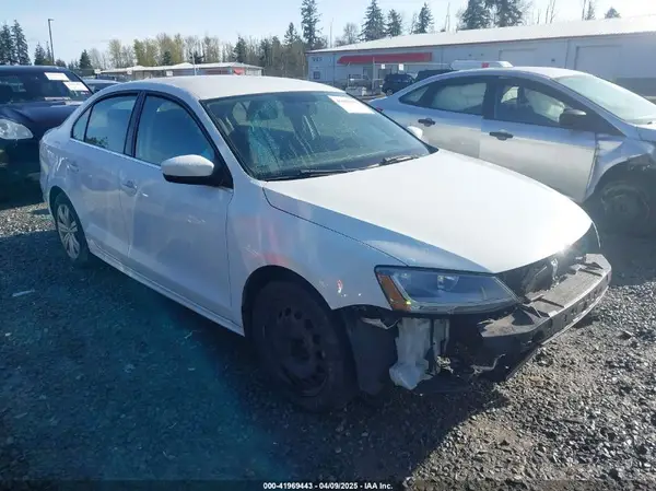 3VW167AJ1HM277622 2017 VOLKSWAGEN JETTA - Image 1