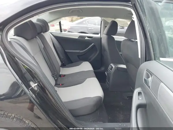 3VW167AJ1HM327970 2017 VOLKSWAGEN JETTA - Image 8