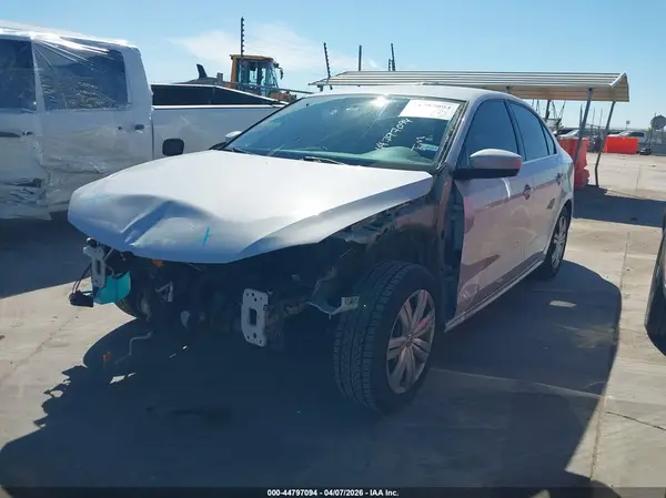 3VW167AJ1HM383505 2017 VOLKSWAGEN JETTA - Image 2