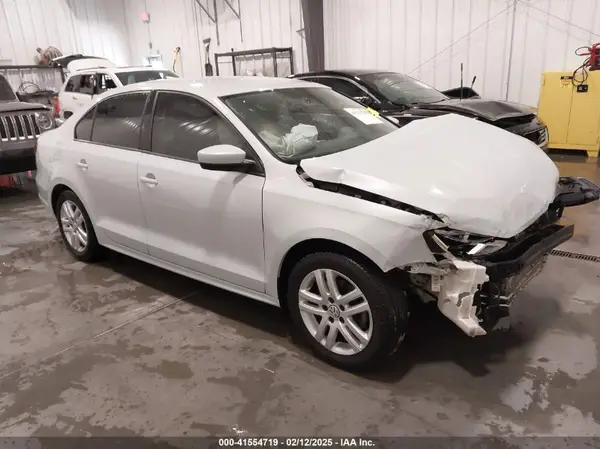 3VW167AJ1JM248224 2018 VOLKSWAGEN JETTA - Image 1
