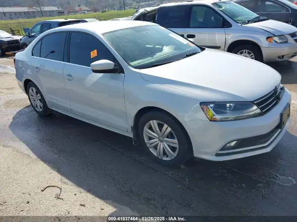3VW167AJ2HM287690 2017 VOLKSWAGEN JETTA - Image 1