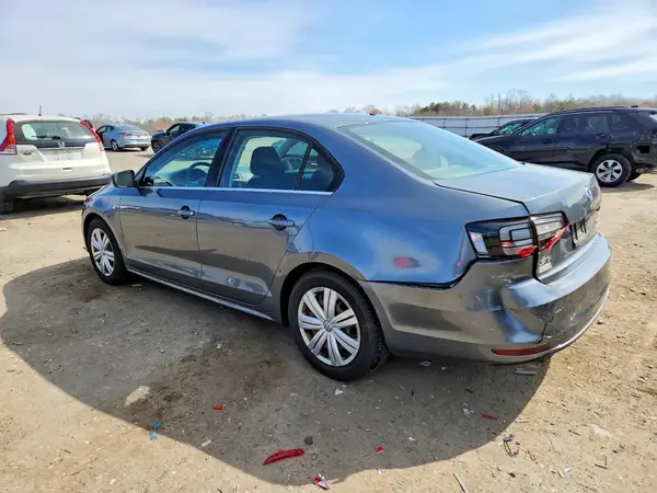 3VW167AJ2HM319067 2017 VOLKSWAGEN JETTA - Image 2