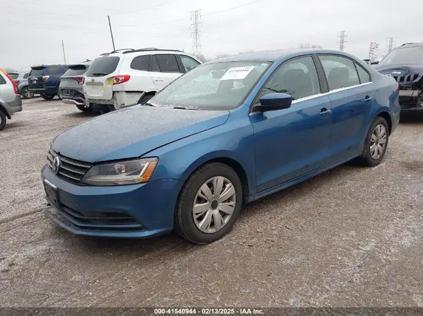 3VW167AJ2HM370018 2017 VOLKSWAGEN JETTA - Image 2
