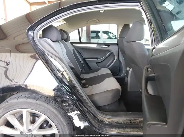 3VW167AJ2HM397915 2017 VOLKSWAGEN JETTA - Image 8