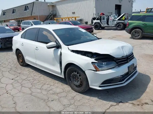 3VW167AJ2HM398210 2017 VOLKSWAGEN JETTA - Image 1