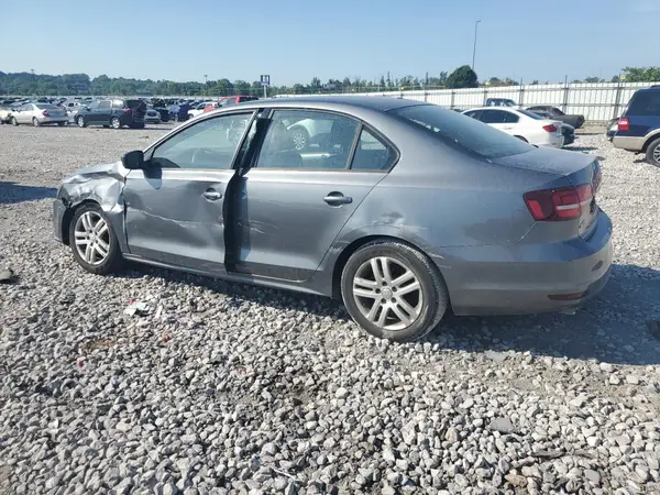 3VW167AJ2JM228242 2018 VOLKSWAGEN JETTA - Image 2
