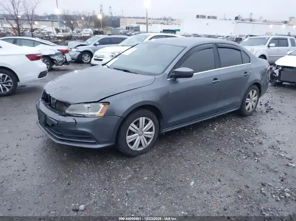 3VW167AJ3HM243553 2017 VOLKSWAGEN JETTA - Image 2