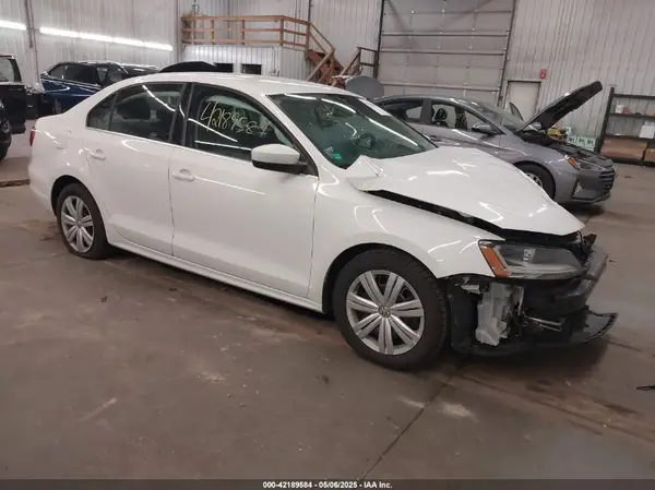 3VW167AJ3HM277802 2017 VOLKSWAGEN JETTA - Image 1