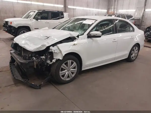 3VW167AJ3HM277802 2017 VOLKSWAGEN JETTA - Image 2