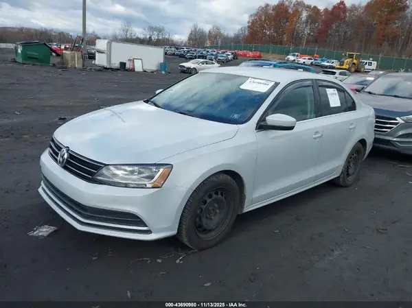 3VW167AJ3HM317361 2017 VOLKSWAGEN JETTA - Image 2
