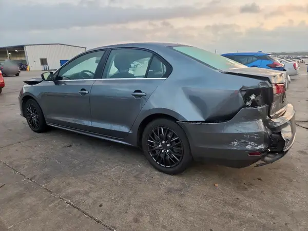 3VW167AJ3HM388592 2017 VOLKSWAGEN JETTA - Image 2