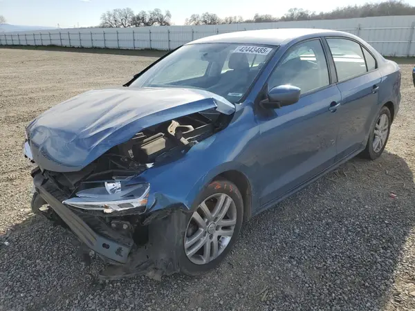 3VW167AJ3JM210669 2018 VOLKSWAGEN JETTA - Image 1