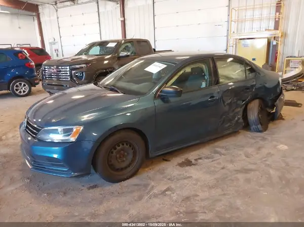 3VW167AJ4GM245469 2016 VOLKSWAGEN JETTA - Image 2