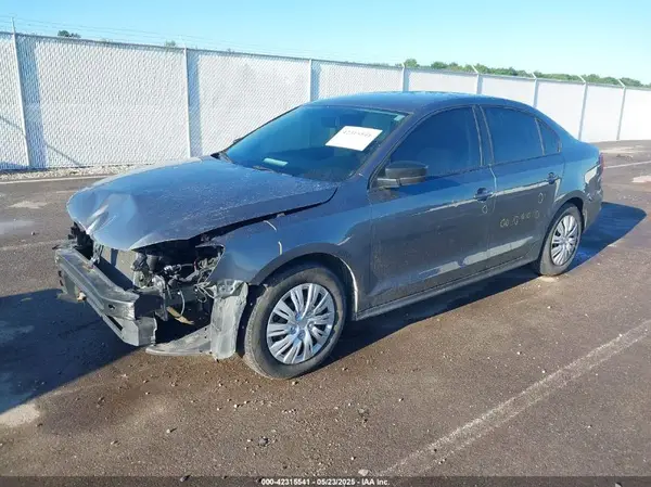 3VW167AJ4GM287415 2016 VOLKSWAGEN JETTA - Image 2