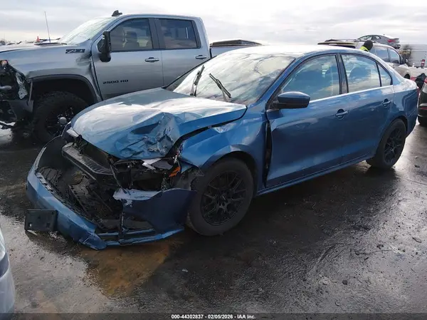 3VW167AJ4HM227586 2017 VOLKSWAGEN JETTA - Image 2