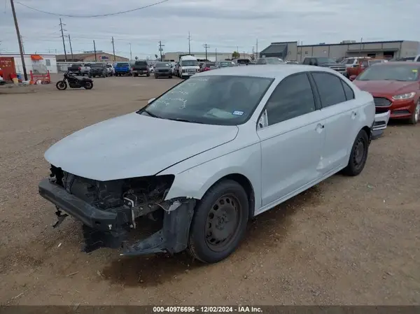 3VW167AJ4HM246297 2017 VOLKSWAGEN JETTA - Image 2