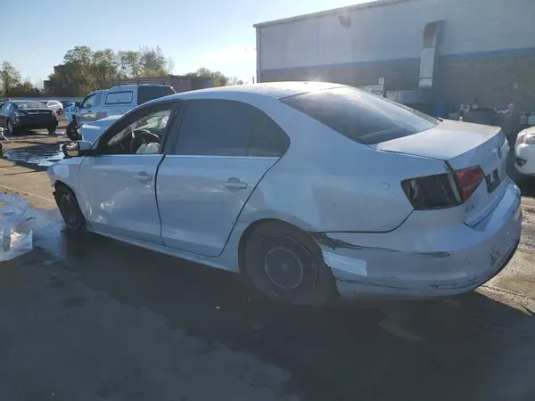 3VW167AJ4HM249281 2017 VOLKSWAGEN JETTA - Image 2