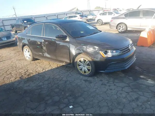 3VW167AJ4HM295077 2017 VOLKSWAGEN JETTA - Image 1
