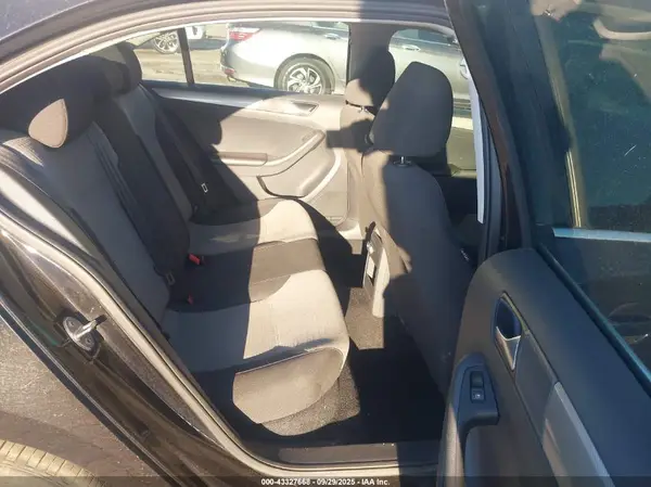 3VW167AJ4HM295077 2017 VOLKSWAGEN JETTA - Image 8