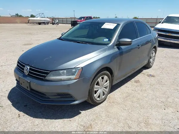 3VW167AJ4HM313884 2017 VOLKSWAGEN JETTA - Image 2