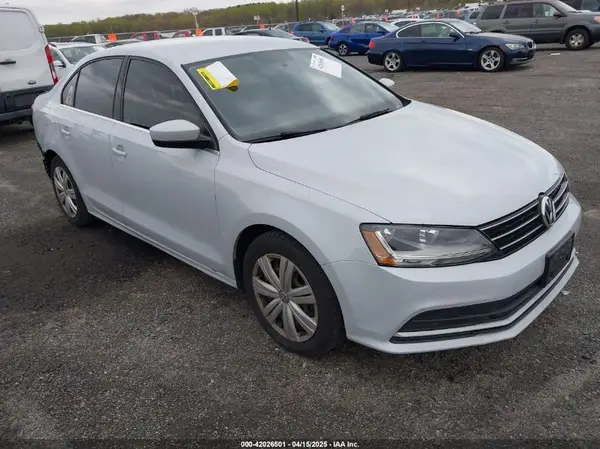 3VW167AJ4HM323184 2017 VOLKSWAGEN JETTA - Image 1