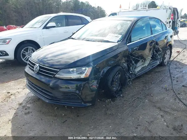 3VW167AJ4HM333245 2017 VOLKSWAGEN JETTA - Image 2