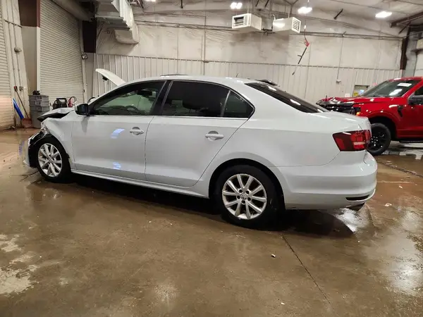 3VW167AJ4HM366701 2017 VOLKSWAGEN JETTA - Image 2