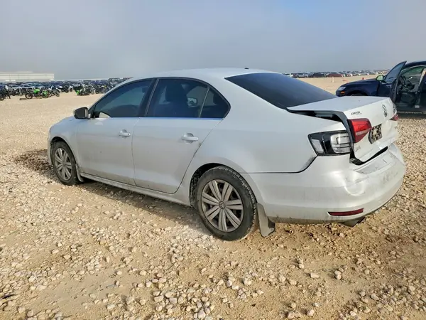 3VW167AJ4HM389217 2017 VOLKSWAGEN JETTA - Image 2