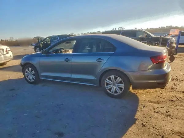 3VW167AJ4HM392408 2017 VOLKSWAGEN JETTA - Image 2