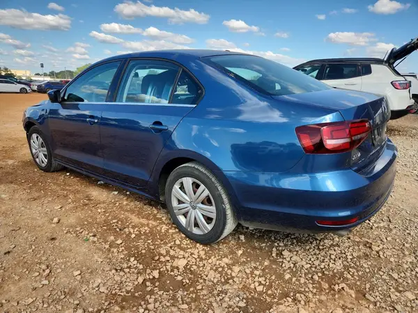 3VW167AJ4HM396250 2017 VOLKSWAGEN JETTA - Image 2