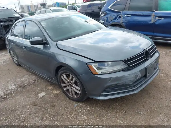 3VW167AJ4HM400880 2017 VOLKSWAGEN JETTA - Image 1
