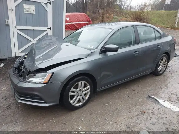 3VW167AJ4JM228288 2018 VOLKSWAGEN JETTA - Image 2