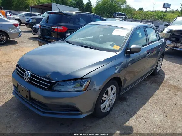 3VW167AJ5HM221019 2017 VOLKSWAGEN JETTA - Image 2