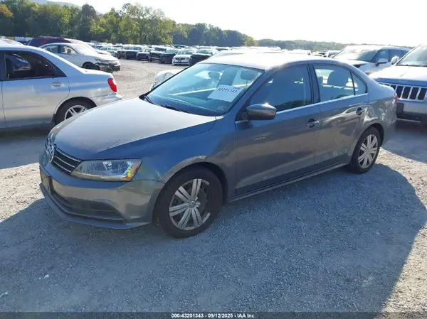 3VW167AJ5HM266591 2017 VOLKSWAGEN JETTA - Image 2
