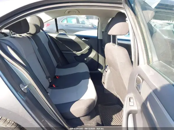 3VW167AJ5HM266591 2017 VOLKSWAGEN JETTA - Image 8