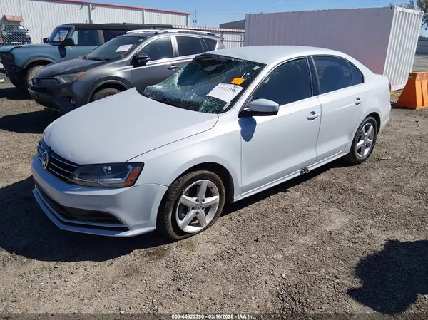 3VW167AJ5HM344688 2017 VOLKSWAGEN JETTA - Image 2