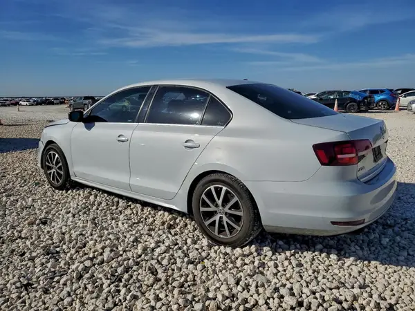 3VW167AJ5HM393437 2017 VOLKSWAGEN JETTA - Image 2