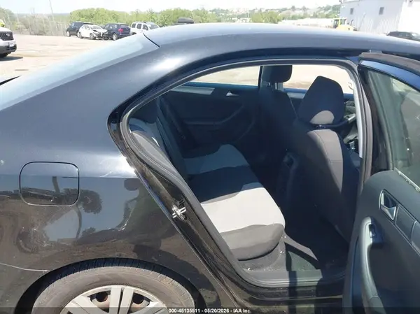 3VW167AJ5HM411791 2017 VOLKSWAGEN JETTA - Image 8