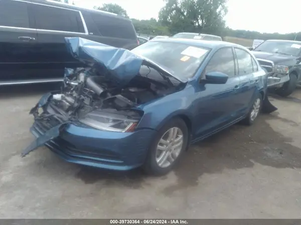 3VW167AJ5JM221754 2018 VOLKSWAGEN JETTA - Image 2