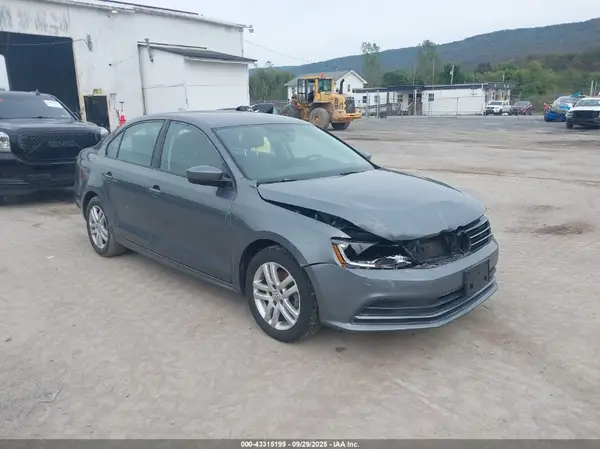 3VW167AJ5JM228266 2018 VOLKSWAGEN JETTA - Image 1