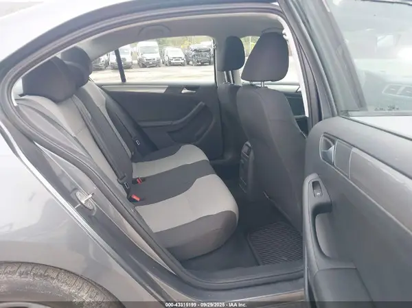 3VW167AJ5JM228266 2018 VOLKSWAGEN JETTA - Image 8