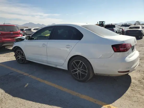 3VW167AJ5JM231104 2018 VOLKSWAGEN JETTA - Image 2