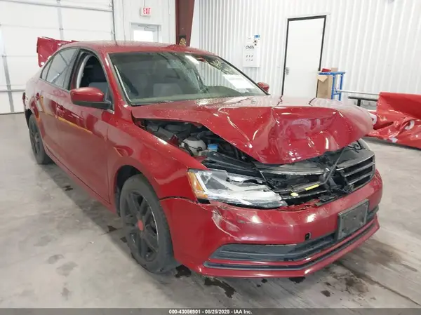 3VW167AJ6HM206867 2017 VOLKSWAGEN JETTA - Image 1