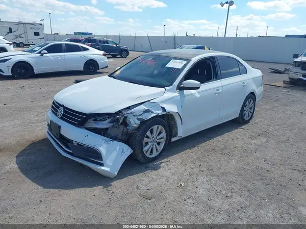 3VW167AJ6HM268124 2017 VOLKSWAGEN JETTA - Image 2