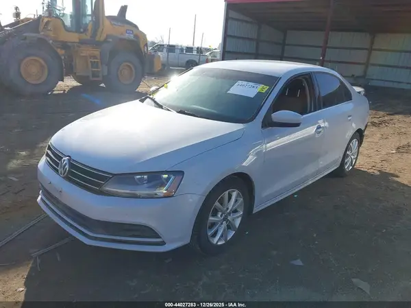 3VW167AJ6HM324465 2017 VOLKSWAGEN JETTA - Image 2