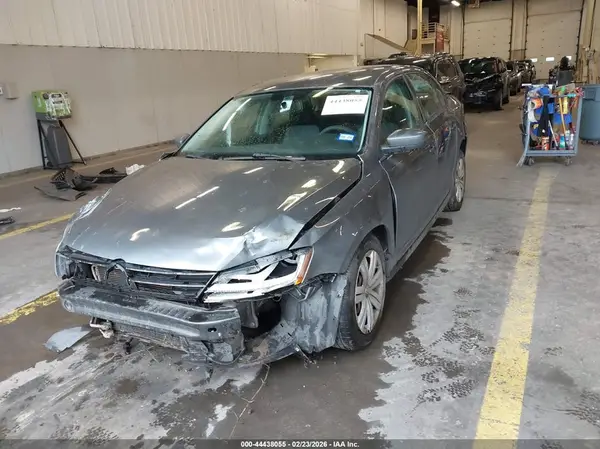 3VW167AJ7HM244933 2017 VOLKSWAGEN JETTA - Image 2