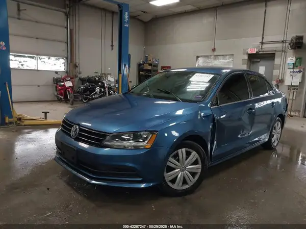 3VW167AJ7HM255639 2017 VOLKSWAGEN JETTA - Image 2
